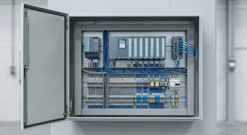 تابلو کنترل PLC و اتوماسیون صنعتی